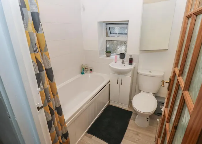 Chestnut Holiday home Bradford (West Yorkshire)